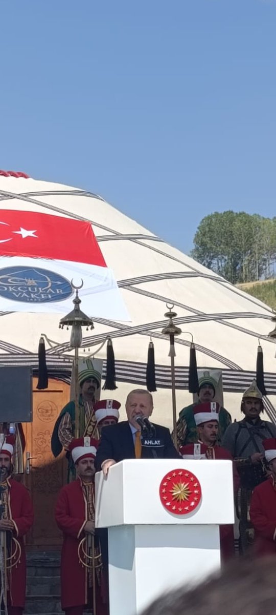 Sanki bir halkın tüm özgürlük umutları... 
<a href="/RTErdogan/">Recep Tayyip Erdoğan</a> ❤