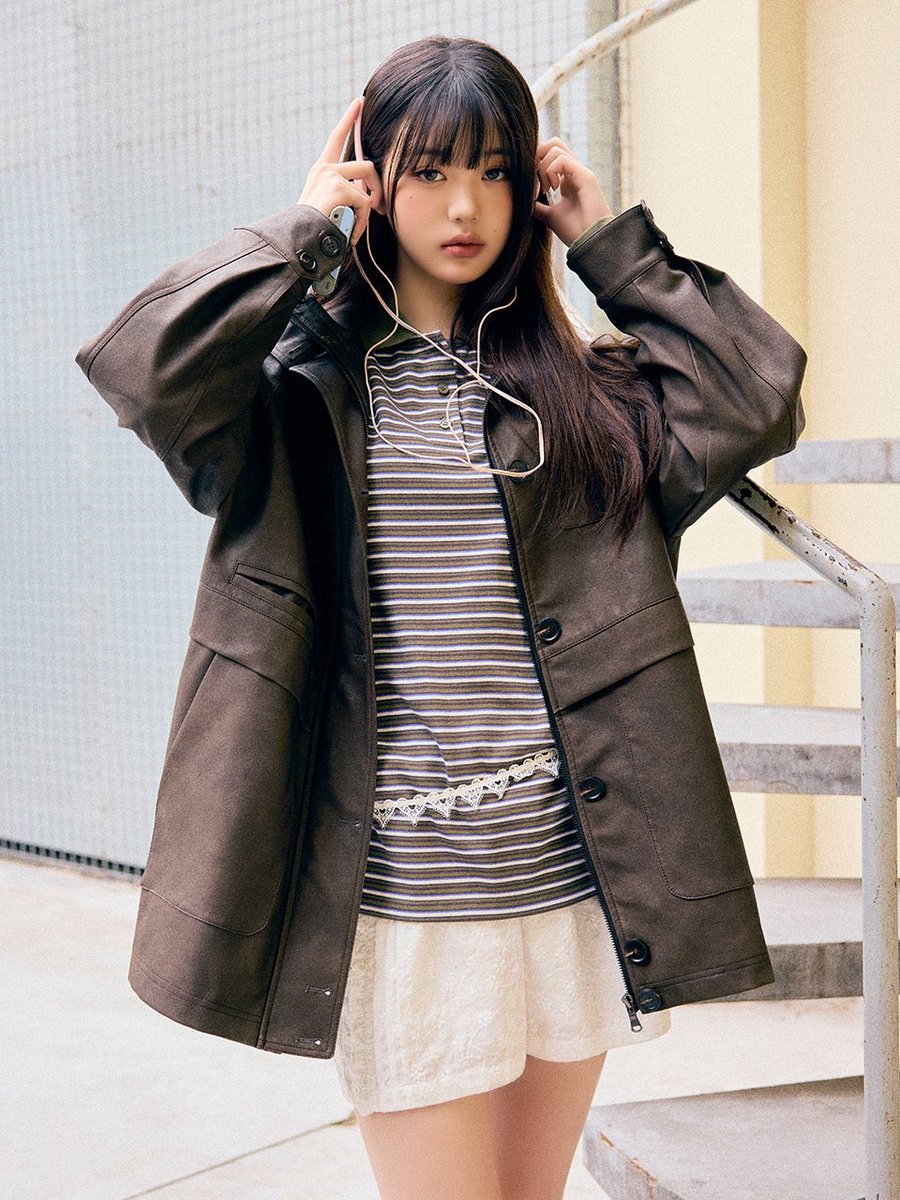 woinyie's tweet photo. I’m literally screaming at my screen rn 😭🫶 because how can she look THIS good?? One second she’s soft cozy autumn girl with “let’s go buy pumpkin spice lattes” vibes 🍁☕✨, the next second she’s giving runway-ready goddess energy ✨💃🏻. And https://t.co/I2tFAY0kvP