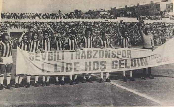 Bu Trabzonspor’dan hiçbir şey olmaz 

Lige süper başlamış üçte üç yapmış hala Fenerbahçe ile uğraşıyorlar 

Hiçbir Güzellik Cezasız Kalmaz

Trabzonspor 1974 yılında şimdiki süper lige çıkıyor onu ülkede kutlayan tek takım Fenerbahçe oluyor 

51 yıldır nefreti bitmedi hala
