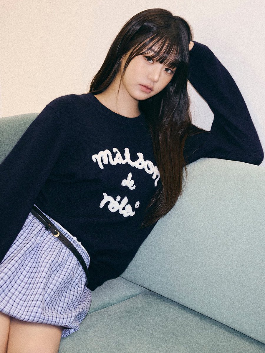 woinyie's tweet photo. Unframed? more like… UNREAL 🥹💖✨ cause how can someone look THIS dreamy in every single pic 🫠🍁💫 cozy yet chic, soft yet powerful SHE IS the definition of autumn goals 🍂💛 https://t.co/jgjpXWsHd6