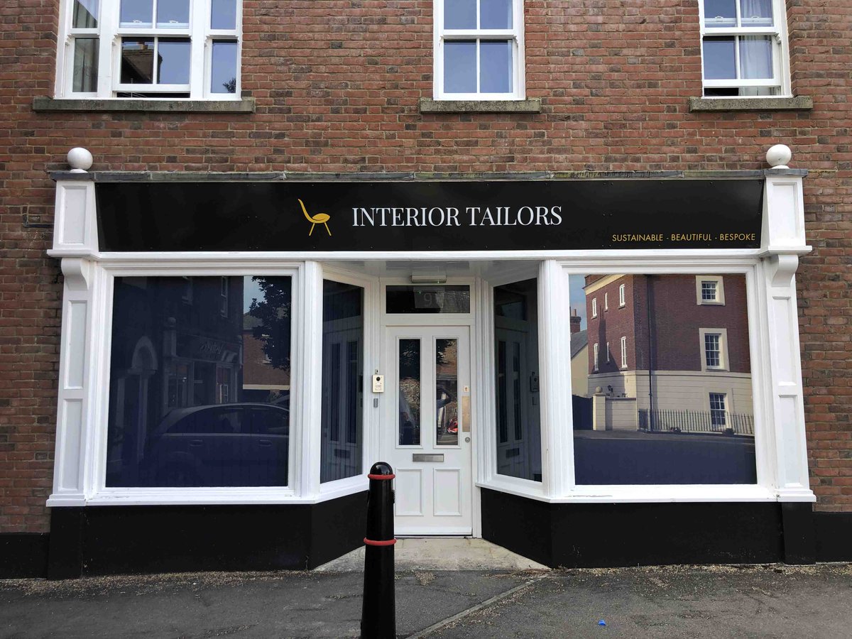 amyajdesigns's tweet photo. Here's 2 recent sign installations we've completed!

Atkinson's Barber Shop utilises gloss black Dibond with brushed gold vinyl graphics, complete with a subtle drop shadow.

At Interior Tailors' new shop we used a dark grey vinyl background and applied vinyl lettering on top. https://t.co/OZcRZ7JpJp