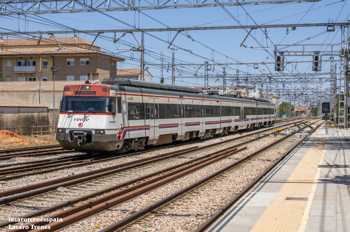 Renfe 447 entrando en la estación Silla Valencia Junio 2025 <a href="/Renfe/">Renfe</a> #photography #rail #renfe #Railway