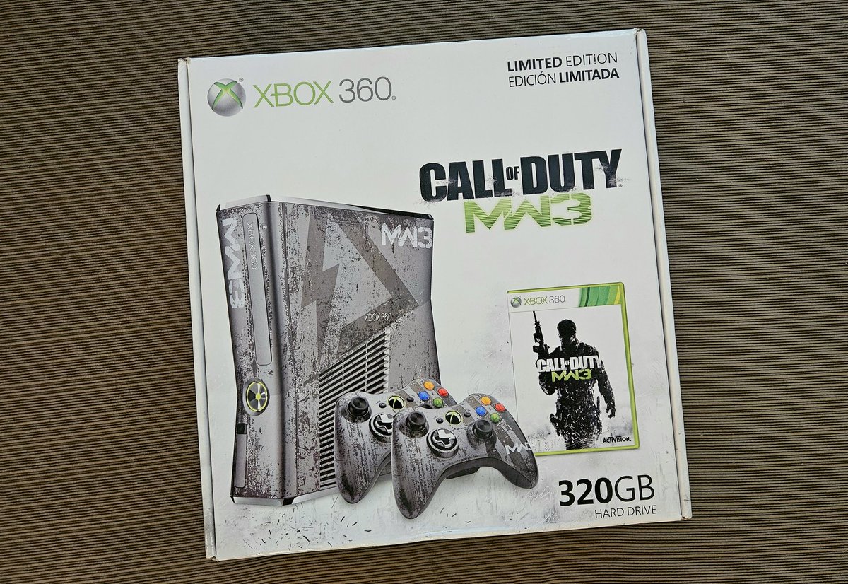Digging through some of my collectibles I may have to part with ... found this bad boy. Do you know how hard it was NOT to open it?!?!

Recognize this @fourzerotwo 🤔

#CallOfDuty #COD #Gaming