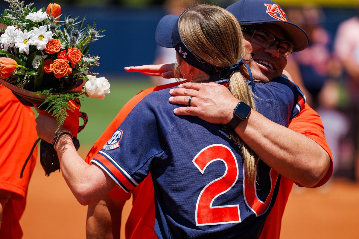 happy birthday <a href="/CoachMalveaux/">Chris Malveaux</a> !!! thankful for you Christopher! Continue to do great things, miss you!