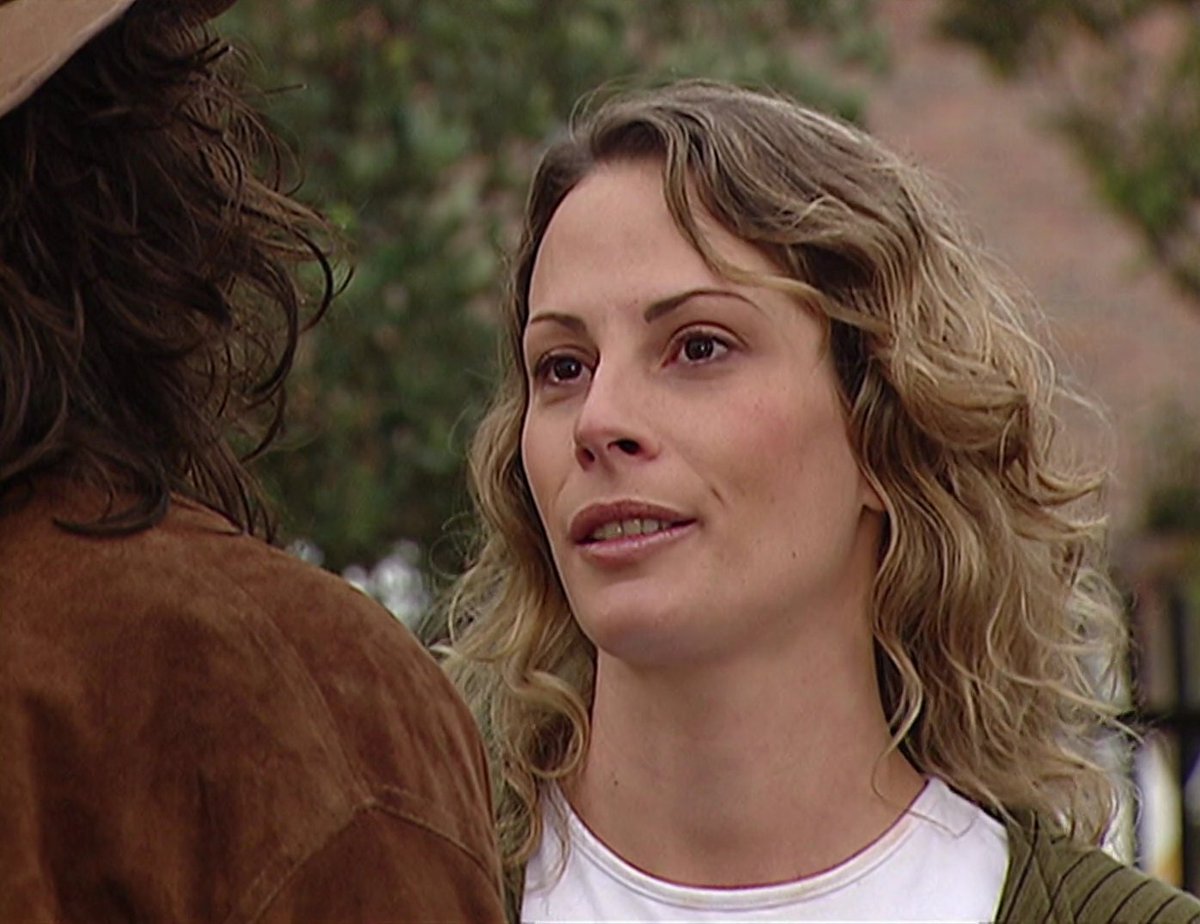 PasdeGavilanes's tweet photo. #PasiónDeGavilanes #PDG47 Juan recurre a Emilce para intentar averiguar el paradero de Norma. https://t.co/tdc0FkuETw