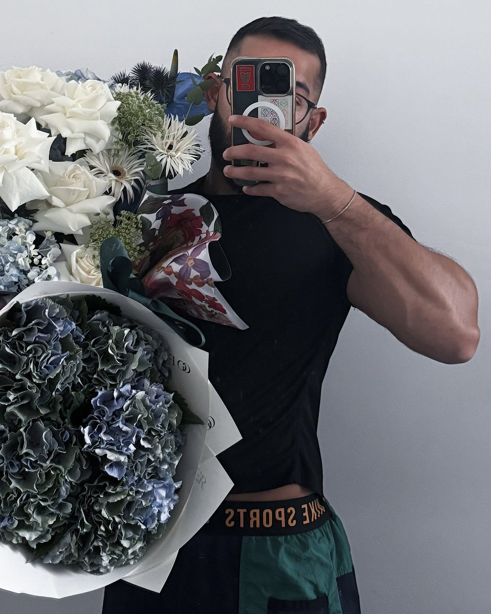 imalialbana's tweet photo. birthday dump 🎈 https://t.co/RktBXzAn9C
