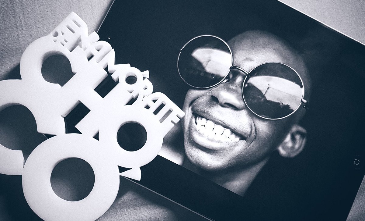 enamoratedelchoco.co Mi abuela a la luz de vela en noches oscura en el Chocó me contaba historias maravillosas eso hago desde la fotografía conservarlas y contarlas a otros 

Gracias a las Abuelas CHOCOANAS 
son la base de nuestra identidad