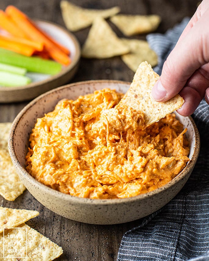 Crock Pot Buffalo Chicken Dip >> iowagirleats.com/crock-pot-buff…