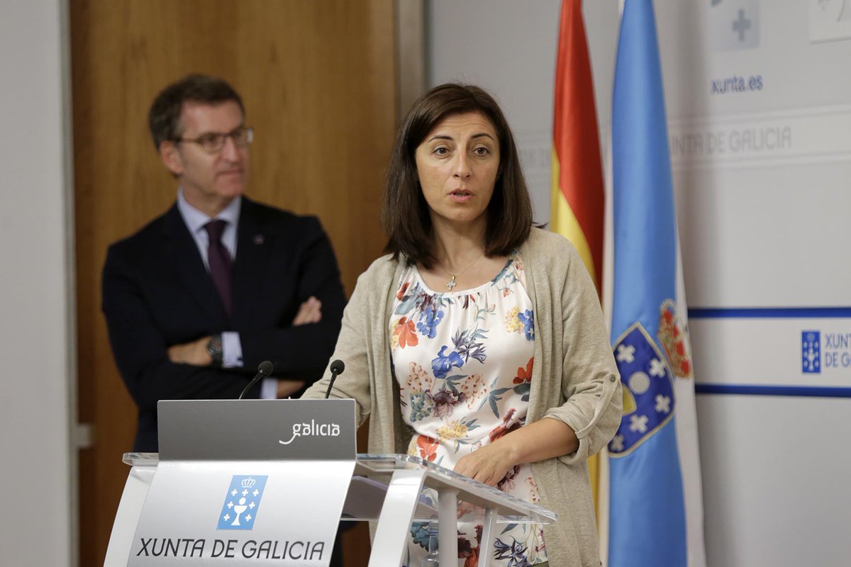 Se llama Ánxeles Vázquez y es conselleira de Medio Ambiente del PP. Estuvo desaparecida mientras Galicia ardía. Utiliza una catástrofe para beneficiar y reforzar la caza. Su primer acto tras los incendios ha sido en un coto de caza para anunciar ayudas y subvenciones a cazadores.