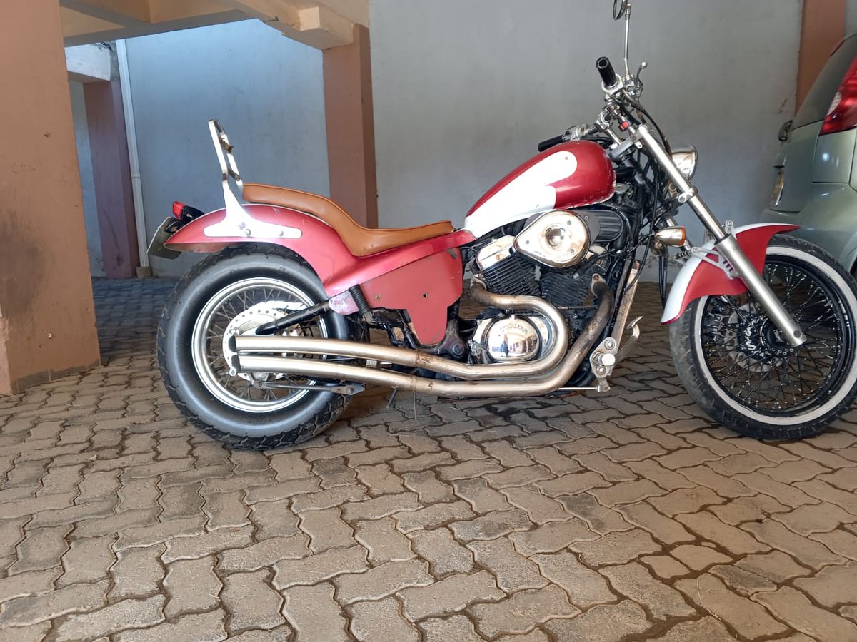 This 2004 Honda Steed 400 runs like a charm,super clean and up for grabs
✔️400cc V-Twin engine
✔️UG registered
✔️New rear tyre
✔️Aftermarket tail lights
✔️New battery
✔️Fully serviced
Asking 280K
📌Nairobi