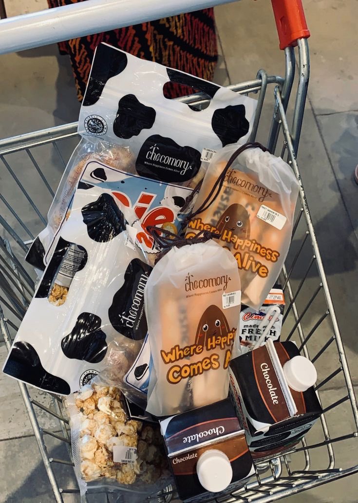 fleurdumall's tweet image. ⠀
⠀
⠀ ⠀ 📍Bandung snack paradiseeee. 

Dalam rangka memaksa adek kesayangan pulang ke rumah mamah 🤏🏻⠀ ⠀ ⠀ ⠀ ⠀ ⠀ 
⠀
⠀