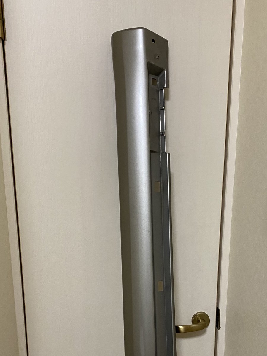 ステッカーの糊を泣きながら取った
3時間かかってしもた