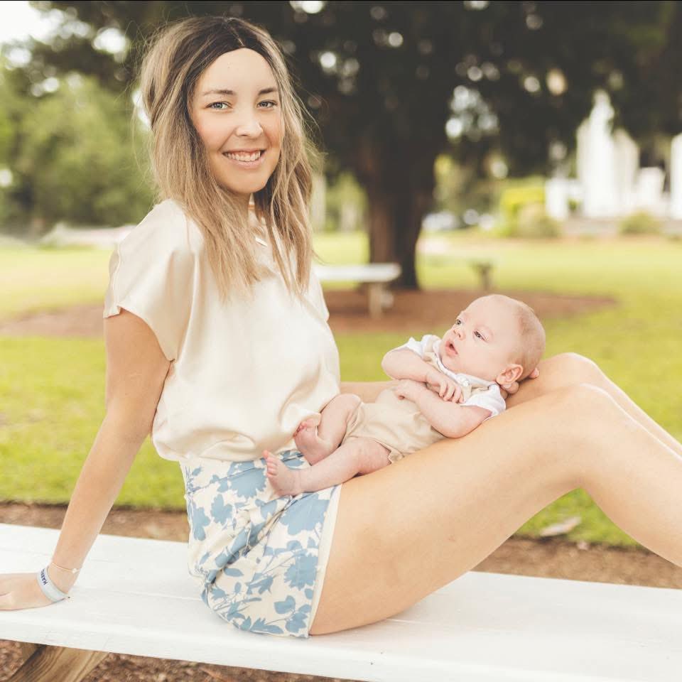 Young Lung Cancer Initiative (@younglungcancer) on Twitter photo It has been a year since the world lost this sweet soul. A year since she has held her baby boy. A life ended when it really had just begun. Forever 28. 
Lung Cancer is awful. It has been a year since the world lost this sweet soul. A year since she has held her baby boy. A life ended when it really had just begun. Forever 28. 
Lung Cancer is awful.