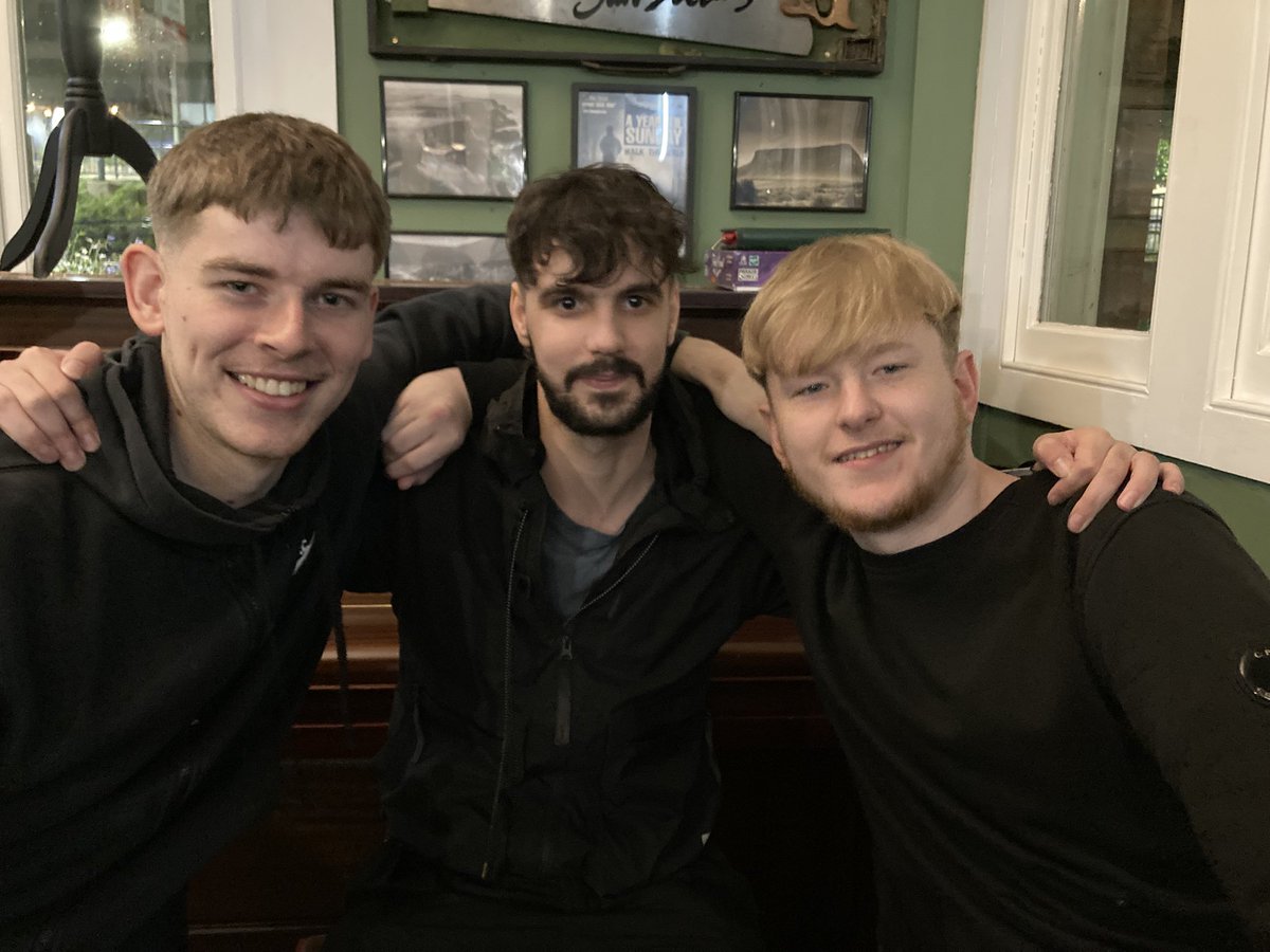 When you’re in the pub and some dodgy looking lads approach you, but thankfully they’re from the Junior team you used to run over 10 years ago!😂