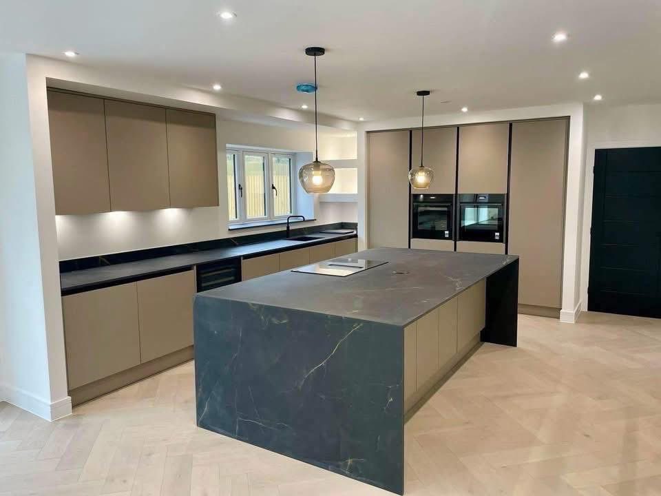 allaboutnewport's tweet image. Is your kitchen feeling outdated, cramped, or simply uninspiring?

Are chipped cabinets/outdated appliances cramping your culinary creativity? 

Full makeovers or upgrades.

Finson Interiors 01952 977964 or allaboutnewport.co.uk/newport-shrops…

#allaboutnewport #newkitchen #interiordesigninsp