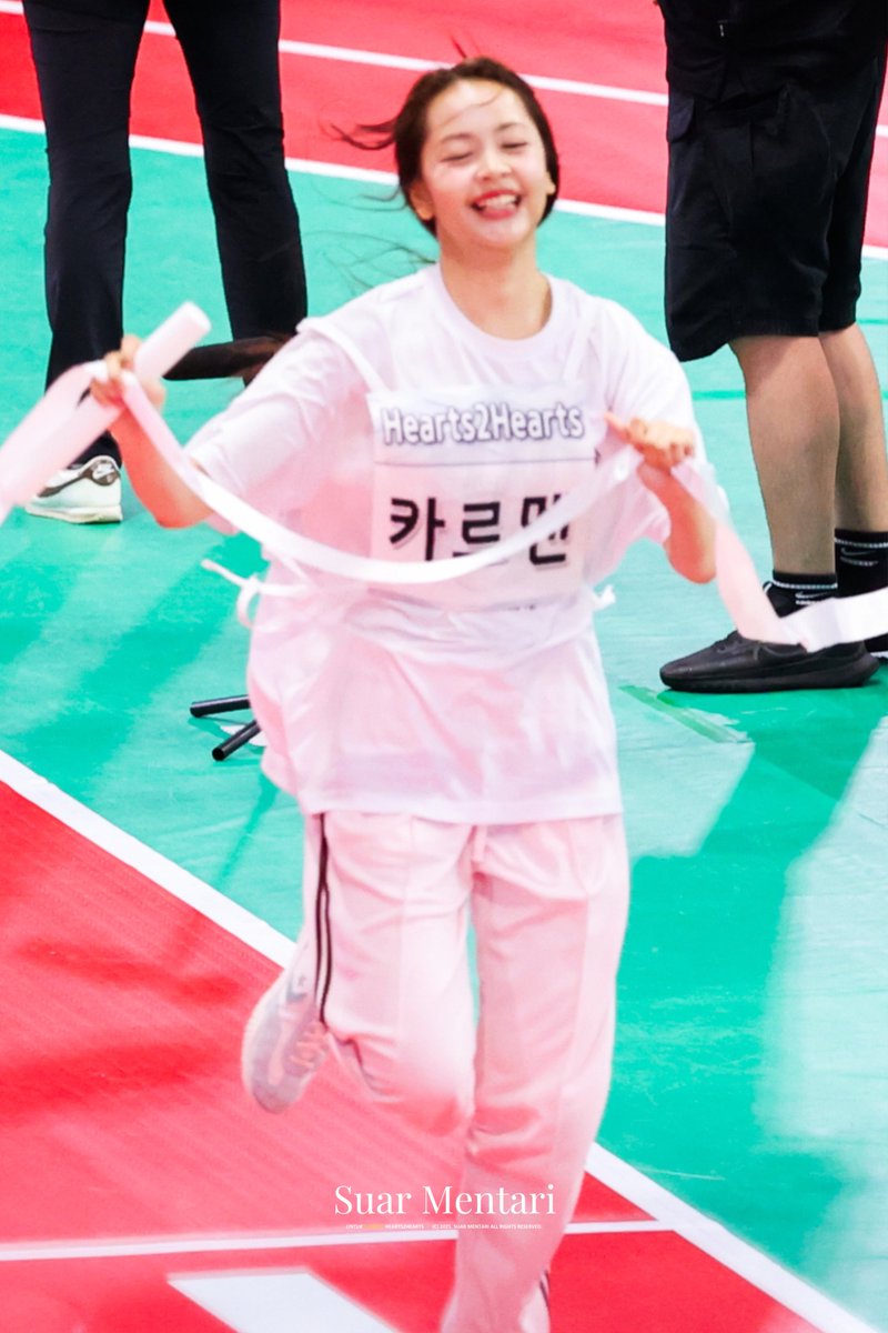 250825 ISAC

Finish line <Carmen Focus> 🥇🏃🏻‍♀️‍➡️

#CARMEN #카르멘 #カルメン 
#Hearts2Hearts #하츠투하츠