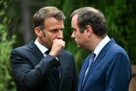 Le président Emmanuel Macron quitte aujourd'hui le Fort de Brégançon et regagne l'Élysée. Nul doute que le chef de l'État réfléchit déjà à un possible nouveau premier ministre pour le cas où François Bayrou serait renversé le 8 septembre. Et l'on reparle de Sébastien Lecornu...