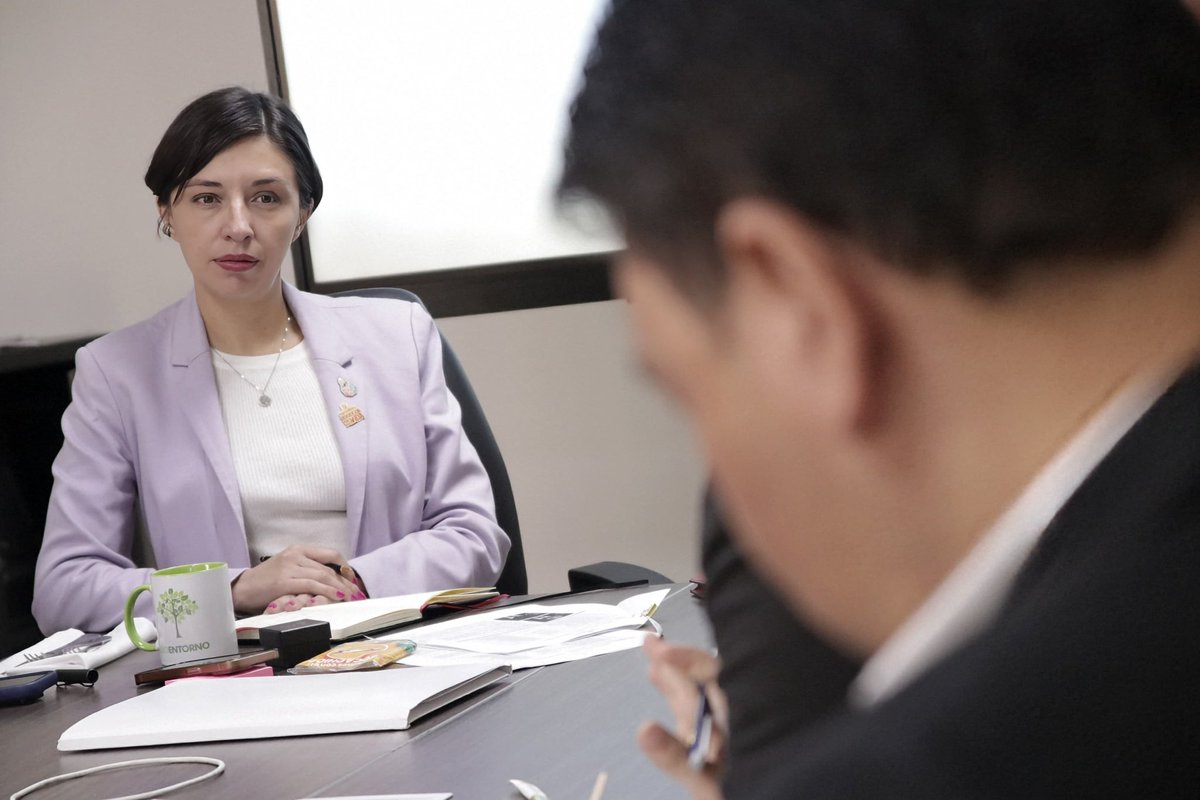 MinAgricultura's tweet photo. #AEstaHora 🔴 | La ministra @MCarvajalinoV lidera una reunión con representantes de la bancada CITREP de la @CamaraColombia 👥, con el propósito de escuchar sus aportes, dialogar sobre cómo la política agropecuaria del Gobierno del presidente @petrogustavo impacta los territorios y avanzar en una agenda conjunta. ¡La #RevoluciónPorLaVida 💧avanza al trabajar de la mano con el Legislativo 🏛️para transformar el campo! 🌾