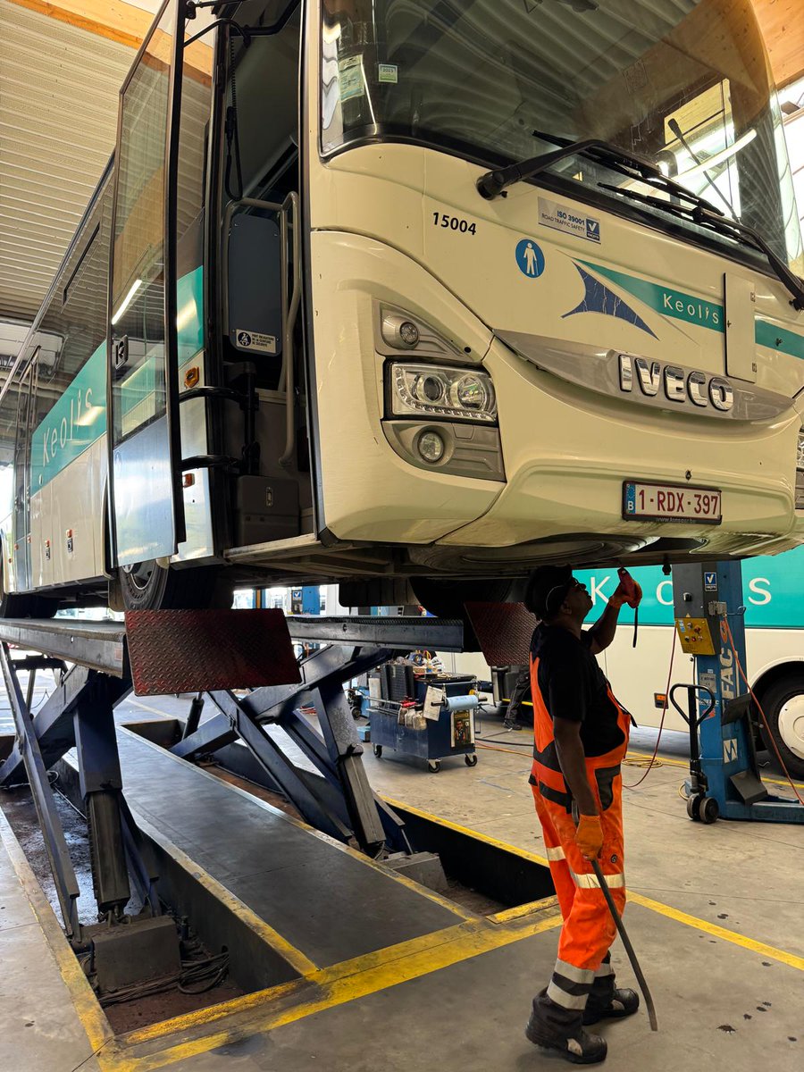 Karl Vanlouwe (@karlvanlouwe) on Twitter photo Vorige week deed ik een <a href="/vokavzw/">Voka - Vlaams netwerk van ondernemingen</a> zomerstage bij #Keolis. Van chauffeursopleidingen tot Event Shuttle: een unieke blik op veilig, duurzaam en innovatief vervoer. #Keolis combineert innovatie en lokale expertise. Topbedrijf!
#Mobiliteit #Zomerstage Vorige week deed ik een <a href="/vokavzw/">Voka - Vlaams netwerk van ondernemingen</a> zomerstage bij #Keolis. Van chauffeursopleidingen tot Event Shuttle: een unieke blik op veilig, duurzaam en innovatief vervoer. #Keolis combineert innovatie en lokale expertise. Topbedrijf!
#Mobiliteit #Zomerstage
