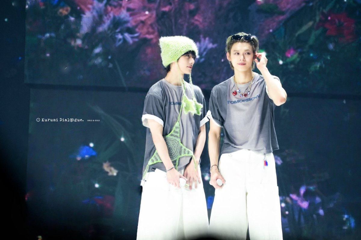 IM ON MY KNEES THIS PICTURE