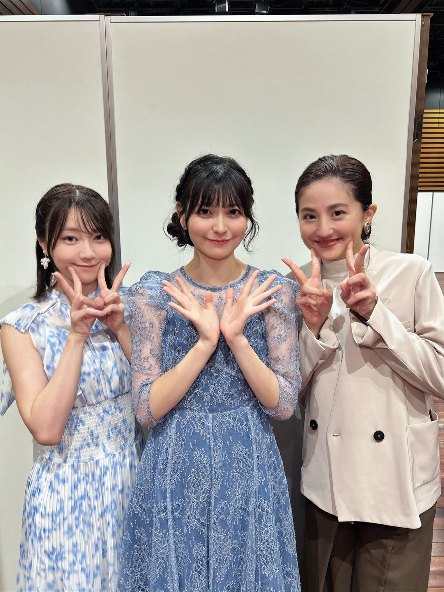 #ミスマガジン2025 
今年もお世話になりました！

司会の槙あやなさん
アシスタントMCの咲田ゆなさん
とお写真撮って頂きました！✨

お二方の存在があって！安心して！発表会を迎えることが出来ました☺️🫶🏻
有難うございました！！
