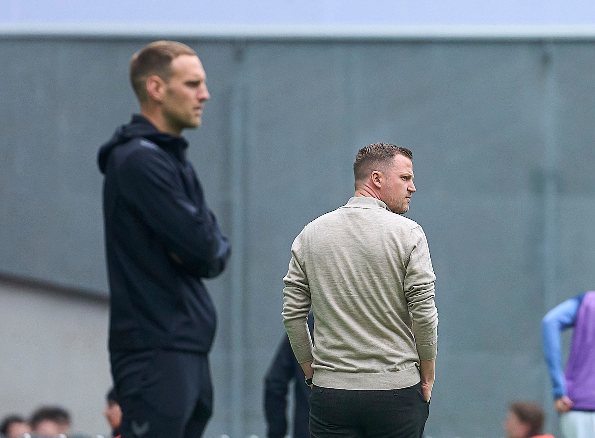 Peter Brüchmann (@peterbruchmann) on Twitter photo Om Superligaen, trænerne og medierne.
Vores mediemagasin med <a href="/JesMortensen/">Jes Mortensen</a> <a href="/TroelsHenriksen/">Troels Henriksen</a> og Peter Brix.
Find det i kanalen Mediano Sport & Perspektiv Om Superligaen, trænerne og medierne.
Vores mediemagasin med <a href="/JesMortensen/">Jes Mortensen</a> <a href="/TroelsHenriksen/">Troels Henriksen</a> og Peter Brix.
Find det i kanalen Mediano Sport & Perspektiv
