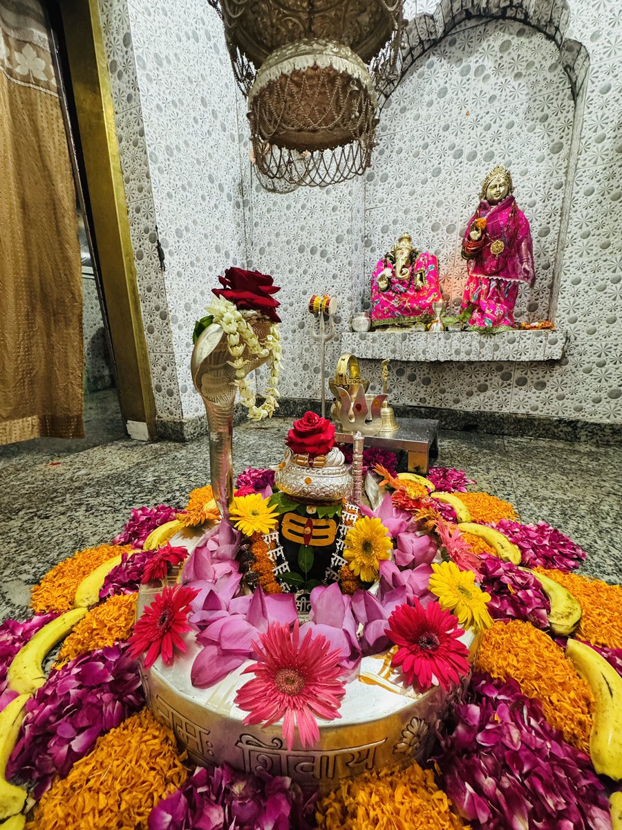 neelkanthtemple's tweet photo. शुभ रात्रि श्री नीलकंठ महादेव जी

📍 श्री नीलकंठ महादेव मंदिर उत्तराखंड https://t.co/YWG1nxGNH5