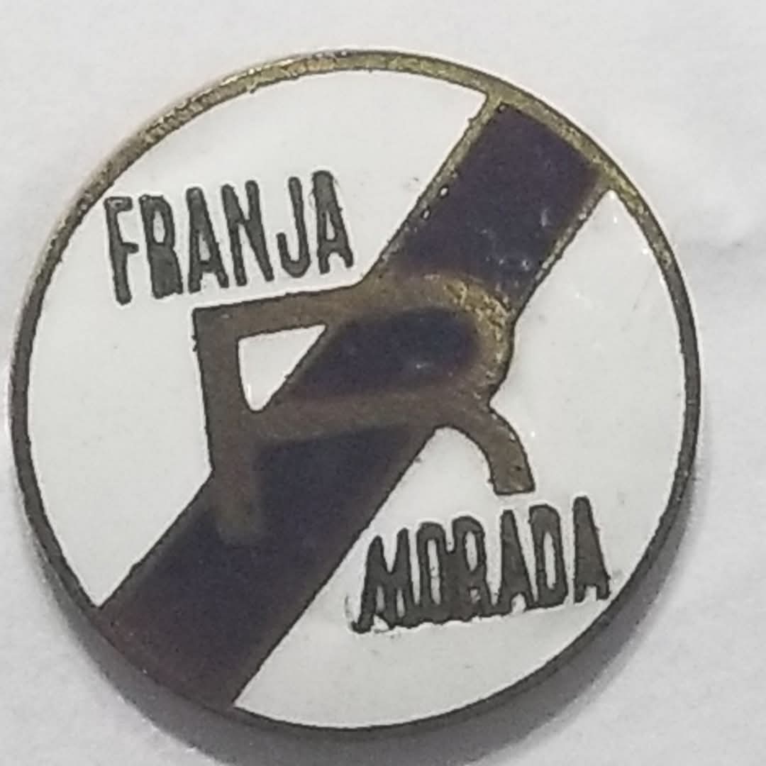 El 26 de Agosto de 1967 nace en Rosario la Franja Morada con reformistas de Cordoba,  La Plata y de esa ciudad. Yo estaba en Tucumán por el servicio militar y por la participación en los documentos fundacionales me reconocieron el carácter de fundador con este pin que conservo.