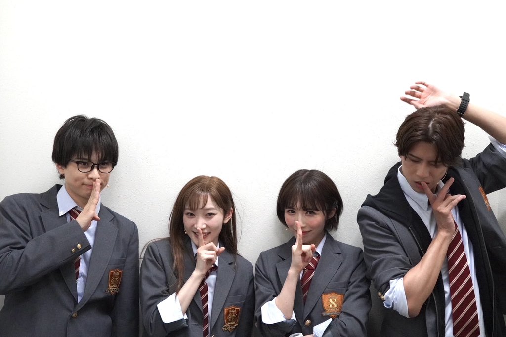 #四月は君の嘘again 

念願の君嘘ポーズ(!?)できました🤫

くるむくん公正
かりんちゃんかをちゃん
しお椿
まさとくん渡