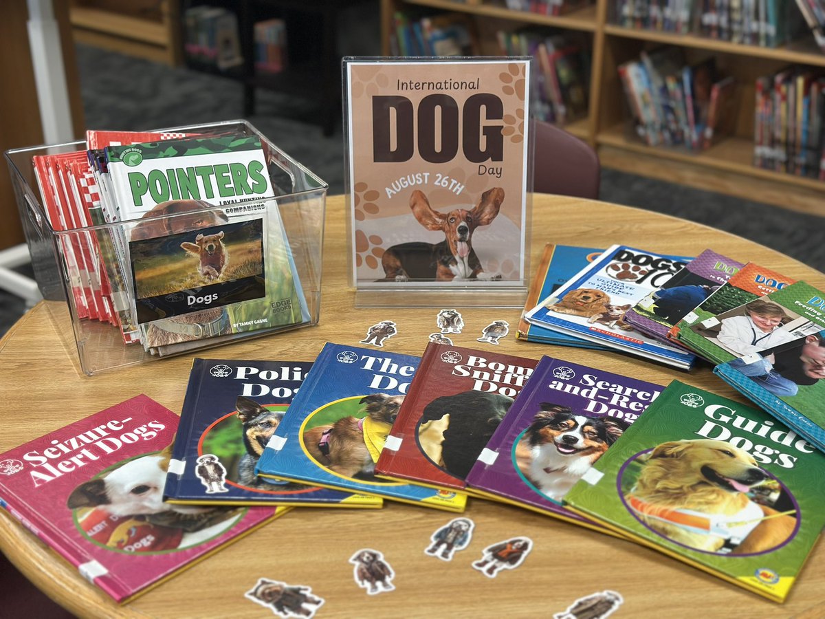 DuelloLibrary's tweet image. Happy International Dog Day!!!! We are ready for our readers!!! @Duello_AP @DUE_Principal