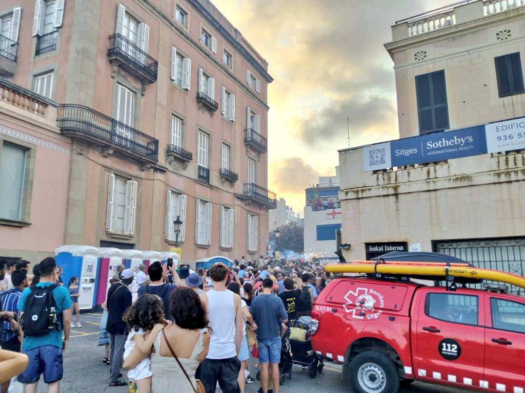 Durant aquest cap de setmana hem realitzat els preventius a tots els actes de la Festa Major de <a href="/AjSitges/">Ajuntament de Sitges</a> conjuntament amb <a href="/policiaSitges/">POLICIA DE SITGES</a>. Imatges de <a href="/Vilanova72/">Lluís - Jugaire</a>