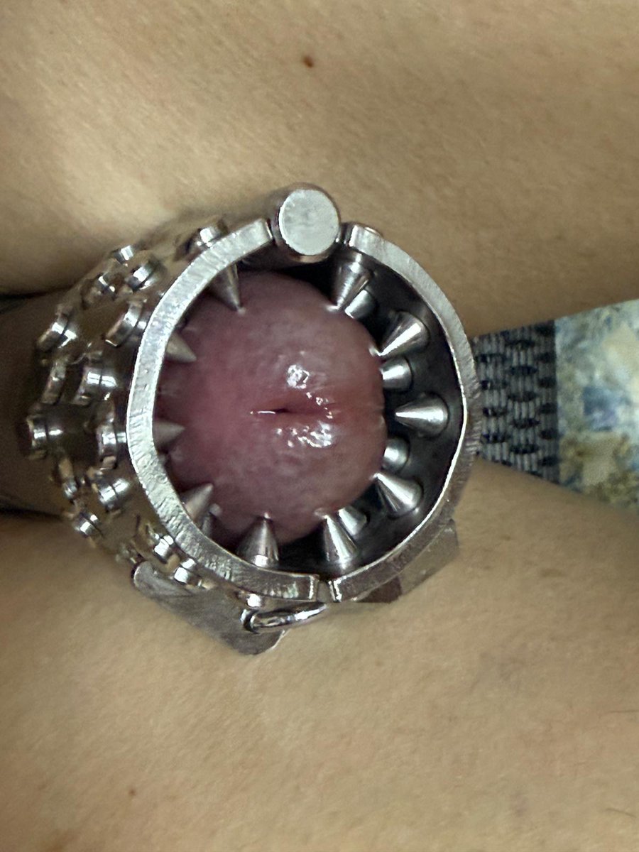 Captive slave tweet media