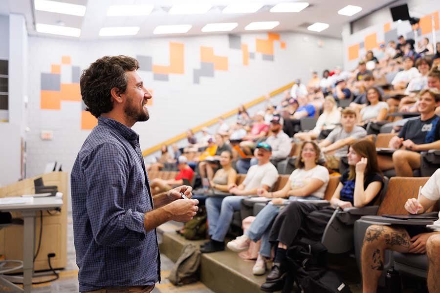 TeachingAtUTK's tweet image. Just in Time Professional Development: Sustaining Student Intrinsic Motivation

📅 Tuesday, September 3 | 2 pm - 4 pm
📍 Student Union, Room 169

Register here: teaching.utk.edu/just-in-time

#TLIatUTK #UTKFaculty #TeachingAtUTK #TeachingTipTuesday