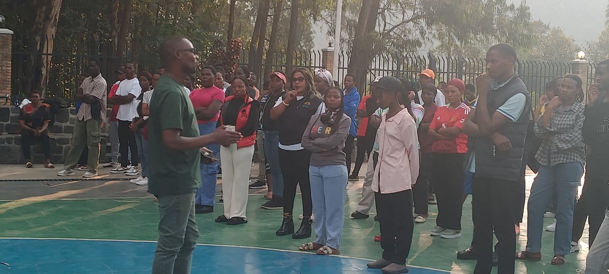 Eric Manizabayo Singer (@manizabayoeric2) on Twitter photo None ku wa 26/08/2025 Urubyiruko rw'abakorerabushake mumurenge wa Muhoza, Turi mumyitozo yo kwitegura Kwita Izina abana b'ingagi. Twasuwe n'umukozi wa <a href="/RDBrwanda/">Rwanda Development Board</a> Mbabazi Marie Louise yaganirije urubyiruko abasaba kurangwa n'imyitwarire myiza. <a href="/MusanzeDistrict/">Musanze District</a> <a href="/RwandaYouthVol1/">Rwanda Youth Volunteers</a> None ku wa 26/08/2025 Urubyiruko rw'abakorerabushake mumurenge wa Muhoza, Turi mumyitozo yo kwitegura Kwita Izina abana b'ingagi. Twasuwe n'umukozi wa <a href="/RDBrwanda/">Rwanda Development Board</a> Mbabazi Marie Louise yaganirije urubyiruko abasaba kurangwa n'imyitwarire myiza. <a href="/MusanzeDistrict/">Musanze District</a> <a href="/RwandaYouthVol1/">Rwanda Youth Volunteers</a>