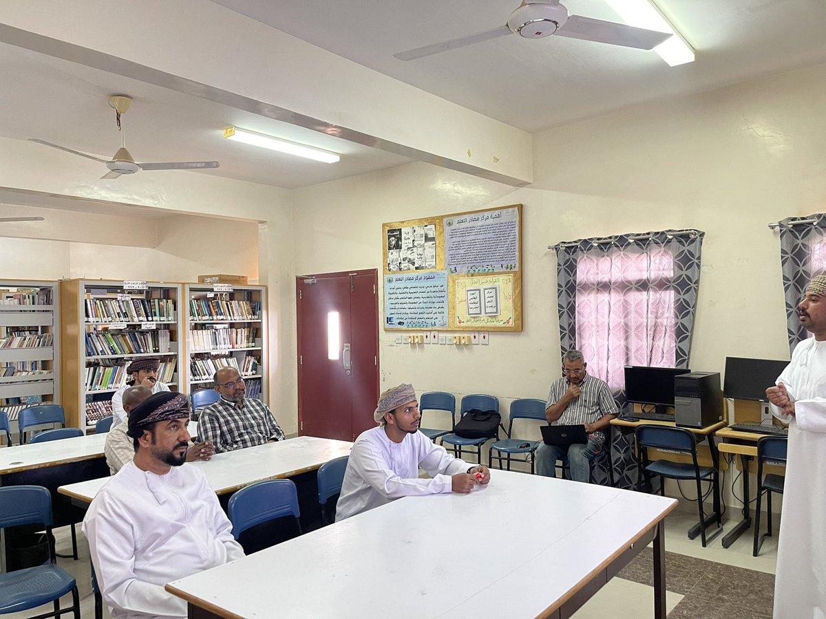 EduGovWst9101's tweet image. #وزارة_التربية_والتعليم 
#فعاليات_تعليمية_الوسطى_ومدارسها 
#تعلم_مستدام 
#مدرسة_الوسطى
ضمن أيام الإنماء المهني واستعداد للعام الدراسي الجديد ٢٠٢٥- ٢٠٢٦ م قدم الاستاذ: سليمان البوسعيدي منسق مادة اللغة العربية مشغلا بعنوان “ المهام الإدارية والمهام الفنية للمعلم “ .