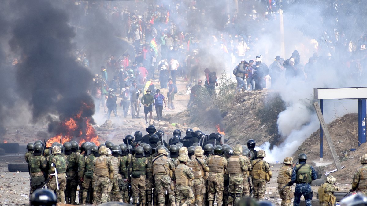 Senkata y Huayllani: 4 años de dolor, investigación y lucha tirados a la basura. La "justicia" manda a “juicio de responsabilidades” a los asesinos del 2019 = impunidad garantizada.
El gobierno feliz, el pueblo adormecido. Los muertos indígenas vuelven a ser moneda de cambio.