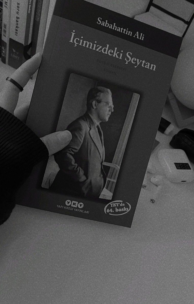 Unuttum diyemem fakat üzerimde bir tesiri kalmamış.
#kitapseverlertakiplesiyor #kitap #salı