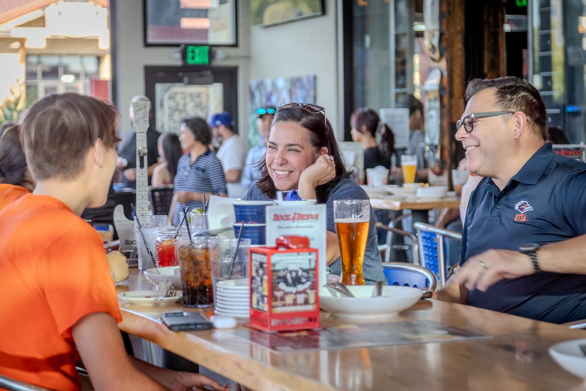 UT San Antonio Family tweet media