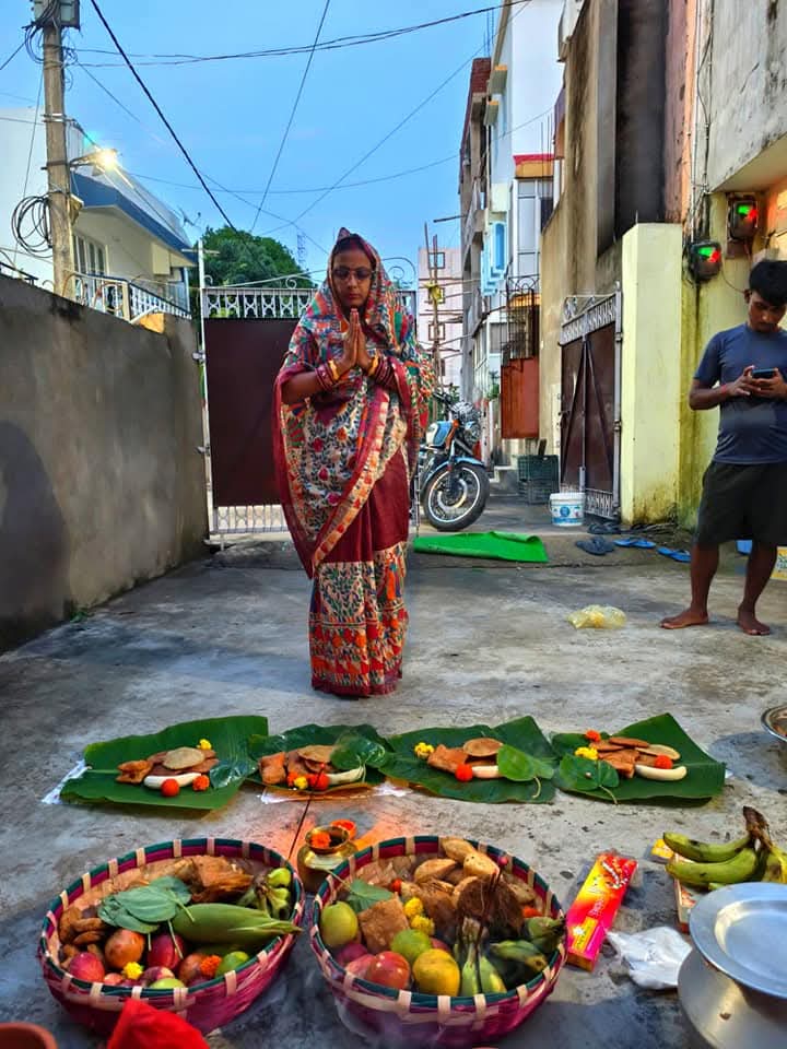 minakamat's tweet photo. समस्त मिथिलावासी को लोक आस्था के पावन पर्व चौरचन (#चौठचंद्र) की हार्दिक बधाई एवं शुभकामनाएं।
#ChauthChandra
#ChaurChan
#Mithila
#Babubarhividhansabha
#Mla https://t.co/tVjjRjmSoO
