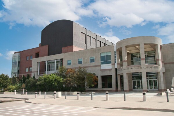 SamNobleMuseum's tweet image. 🏈 Game Day Parking is open! Avoid the traffic scramble and lock in your spot before football season kicks off. Spaces are limited and go fast—don't wait!
#lockin #kicksoff #game #parking #traffic #gameday #museums #football