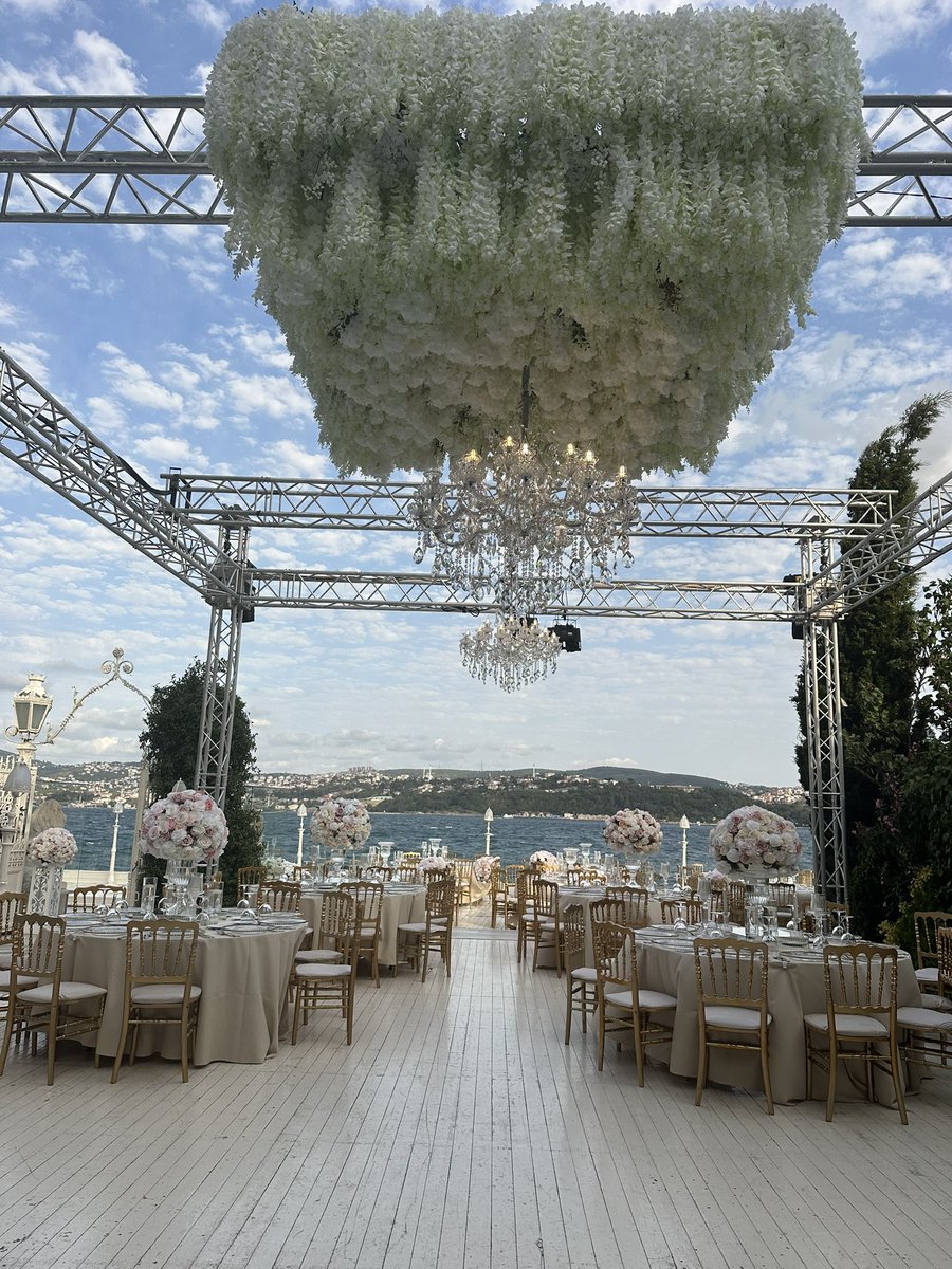 Sait Halim Paşa Yalısı düğün organizasyonu. Sait Halim Paşa yalısında Şeyda &amp; Semih çiftinin düğün organizasyonu için istekleri doğrultusunda güzel bir düğün süsleme ve düğün organizasyonu çalışması yaptık. #düğün #organizasyon #süsleme #düğünorganizasyonu kervanorganizasyon.com