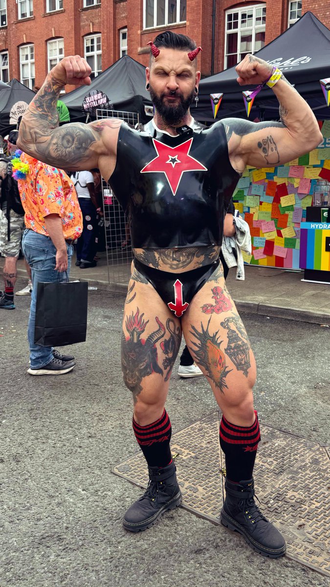 Pay tribute to your demon overlord 👇😤

throne.com/teddybryce