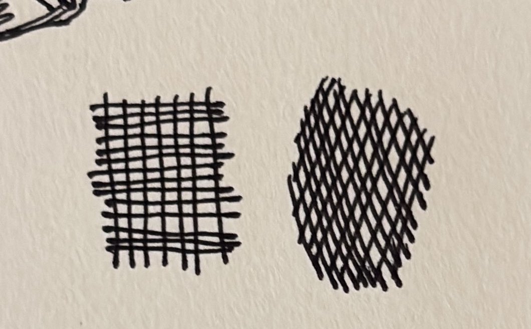 描き込みのとき、長らく左みたいな直角に交わる線ばっか使ってたけど最近は右みたいな交わり方の良さに気づき始めた