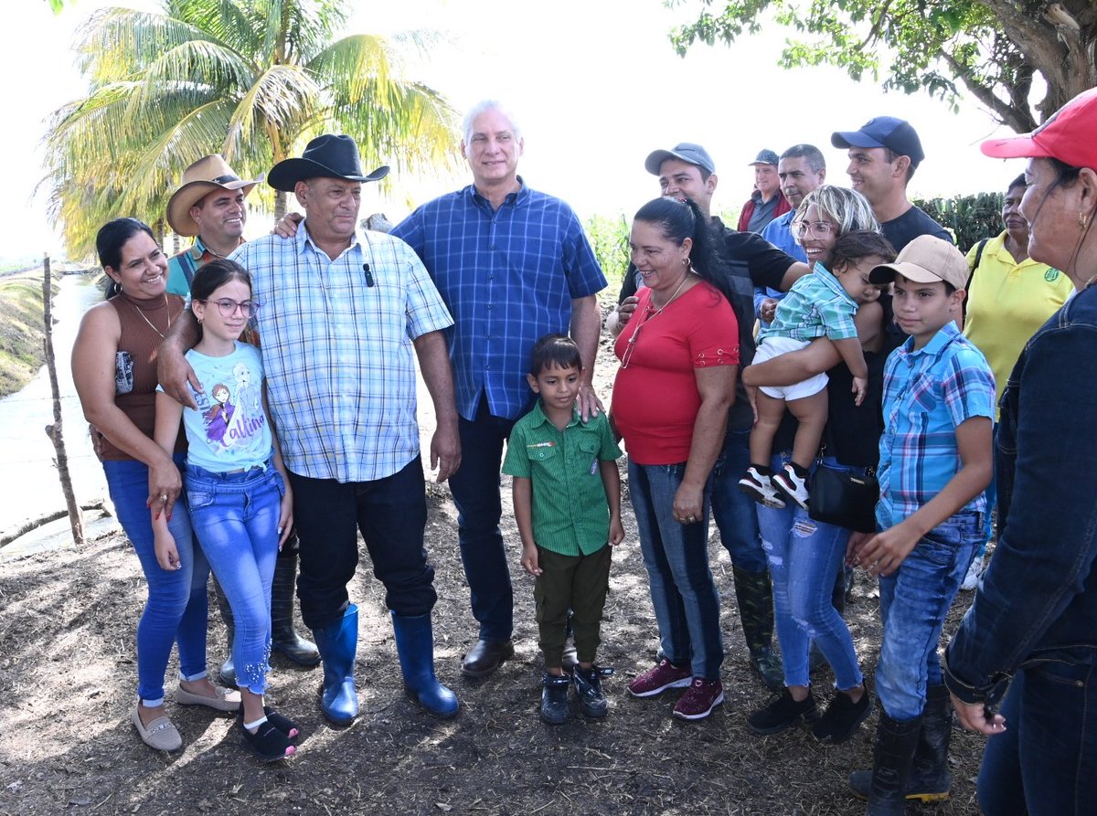 ♥️| El mandatario elogió cómo los productores de "Media Luna", en tiempos difíciles han vencido dificultades.