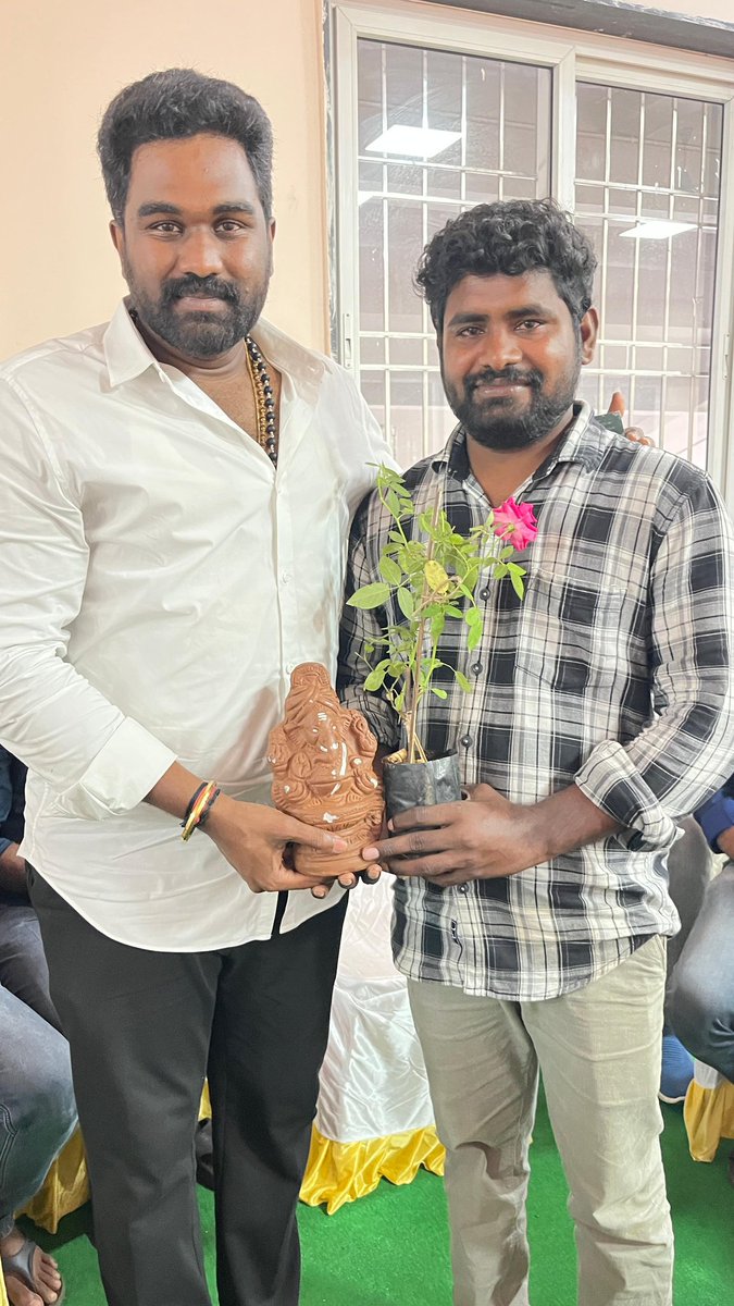 regala_raju's tweet image. పర్యావరణ పరిరక్షణలో భాగంగా ఏ కార్యక్రమం చేపట్టిన నీకు తోడుగా నేను ఉన్నా అని భుజం తడుతూ నన్ను ముందుకు తీసుకెళ్తున్న ఏపీ కాలుష్య నియంత్రణ మండలి సభ్యులు @DrSandeepJSP అన్నయ్యకు ప్రత్యేక ధన్యవాదాలు.మీరు చూపించే ఈ చొరవ నన్ను మరిన్ని కార్యక్రమాలు చేసేలా ప్రోత్సాహాన్ని ఇస్తుంది అన్నయ్య