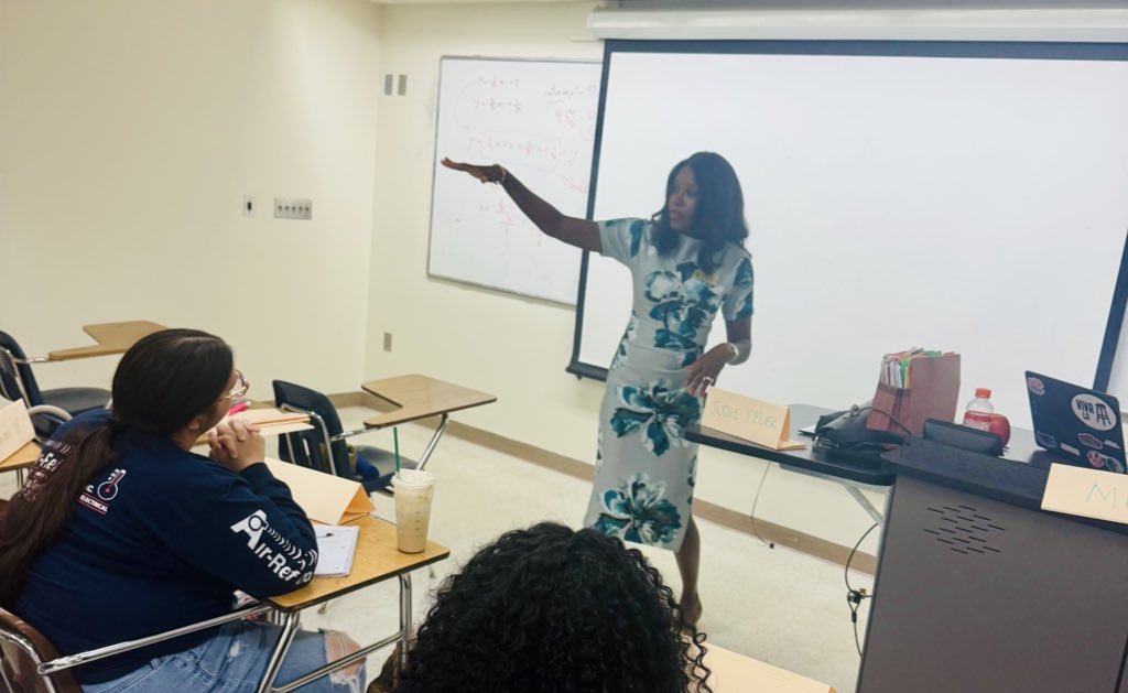 Sia Baker Barnes tweet media