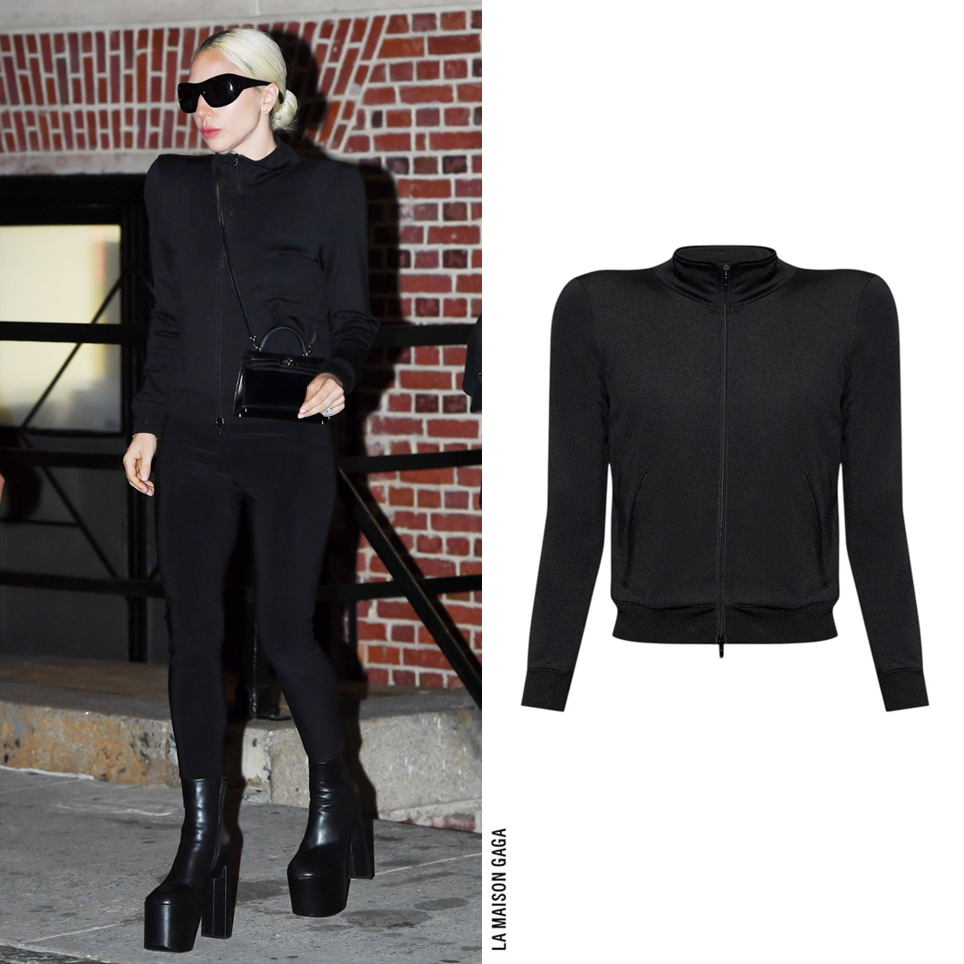 LaMaisonGaga_'s tweet photo. Lady Gaga was spotted in NYC wearing her #Balenciaga F/W23 "Sports Icon" jacket and S/S23 "Camden" boots, #PortTanger "Ruh" sunglasses and @Hermes_Paris "Mini Kelly" black bag from #MaterialGood! https://t.co/4DJUqg3igU