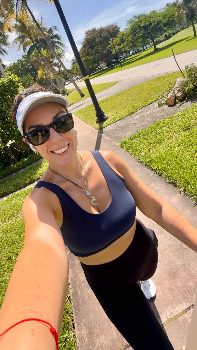 Happy Tuesday 💛
It’s hot AF