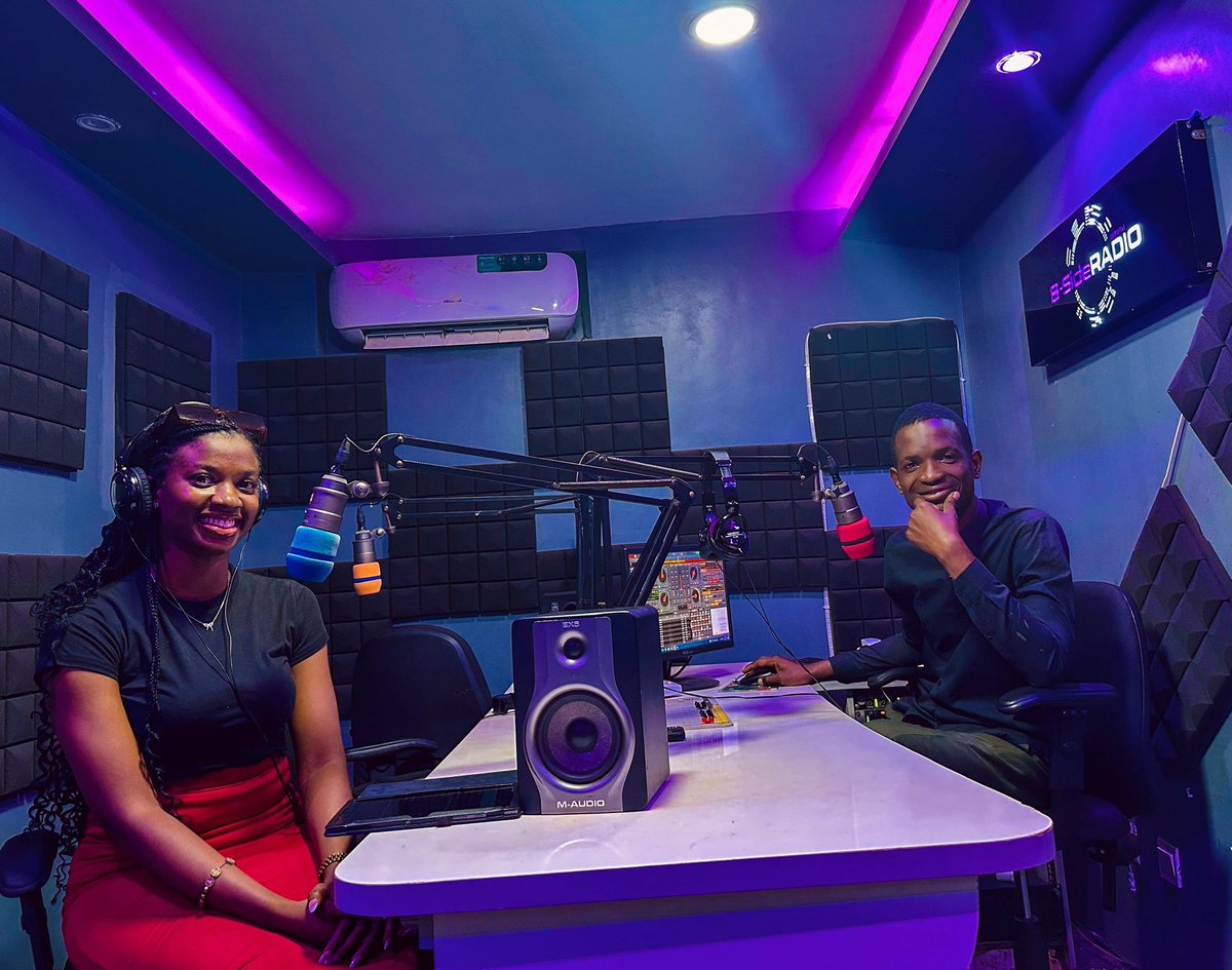 BsideFm98. 1 (@bsidefmbenin) on Twitter photo Jolly Show with <a href="/mceebluetut/">Mc bluetut 98.1fm</a> x <a href="/TheJoyOgbeide/">Joy Ogbeide</a>
Una happy Tuesday! 🥳 Join us make you tell us wetin jolly you and wetin nor jolly you.
We dey online: BsideFm.com
Studio Lines - 07026271090, 08089197113
WhatsApp - 08076493632
#bsidefmbenin #radio #drivetime #oap Jolly Show with <a href="/mceebluetut/">Mc bluetut 98.1fm</a> x <a href="/TheJoyOgbeide/">Joy Ogbeide</a>
Una happy Tuesday! 🥳 Join us make you tell us wetin jolly you and wetin nor jolly you.
We dey online: BsideFm.com
Studio Lines - 07026271090, 08089197113
WhatsApp - 08076493632
#bsidefmbenin #radio #drivetime #oap