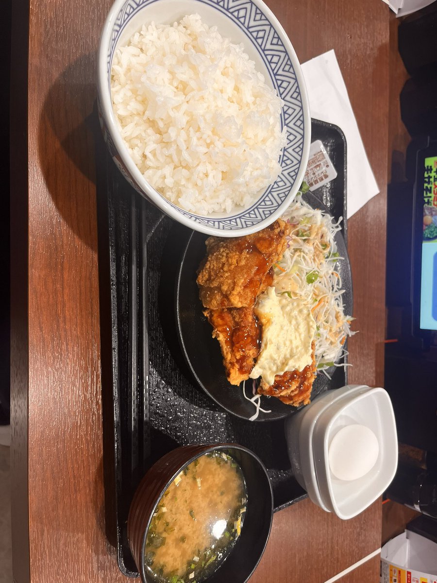 Icannot_pc's tweet image. 吉野家の「お時間頂きます」ほど短く感じる&quot;お時間&quot;はないと思う。五条悟も吉野家で戦ってたら封印されなかったと思う。